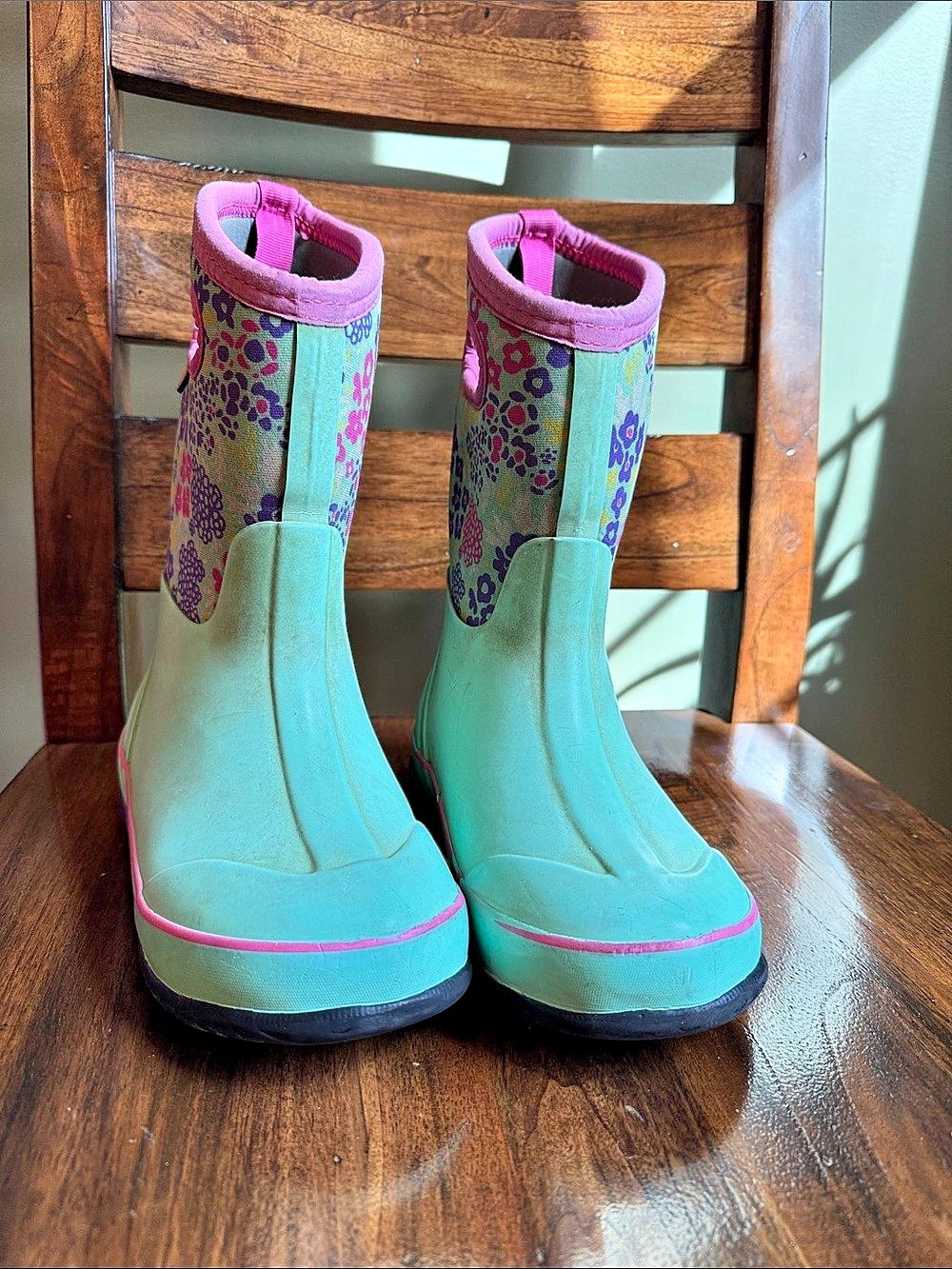 BOGS Classic NWZ Floral Boots -30 Girls US 2